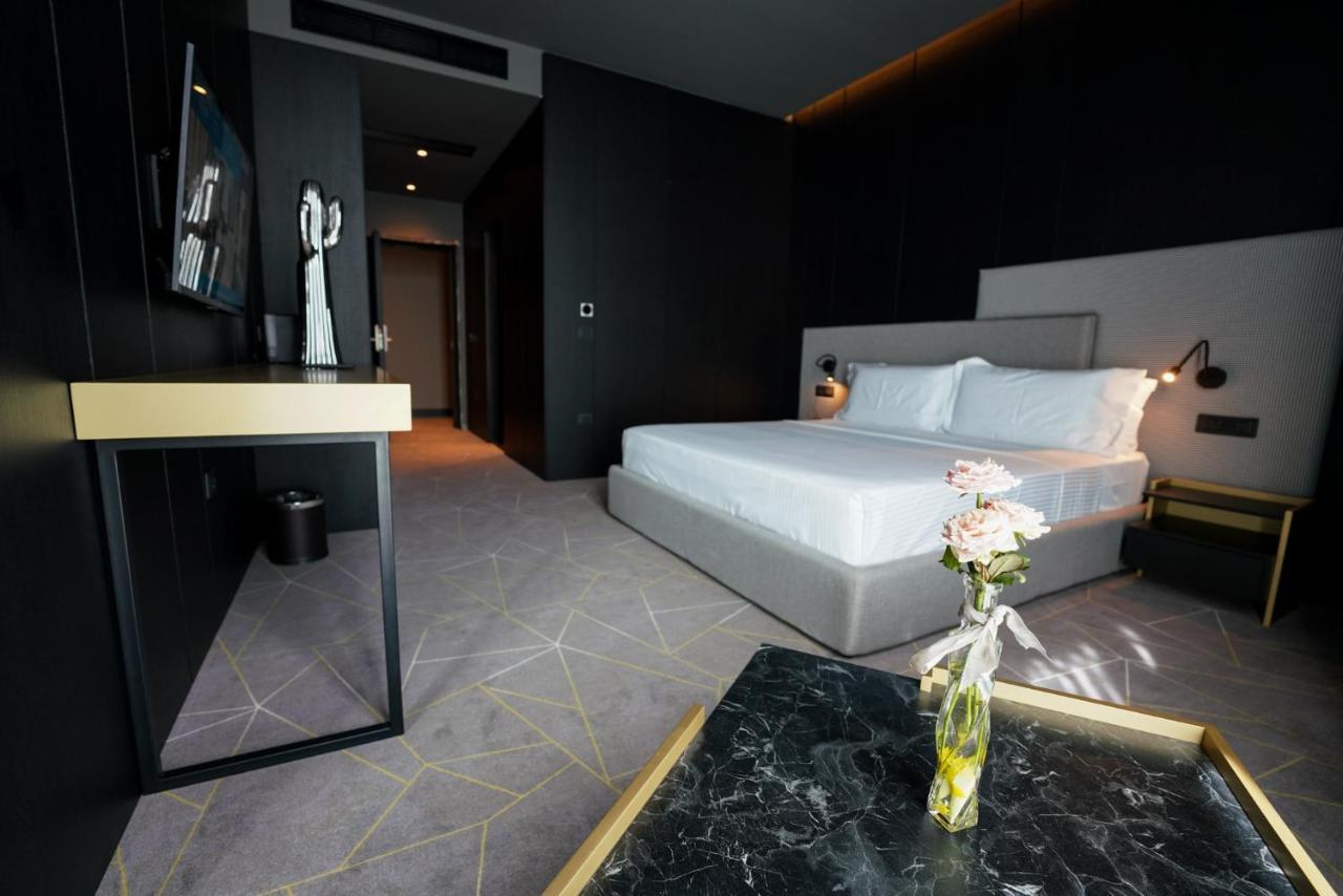 The Central View Boutique Hotel Vlore Bagian luar foto